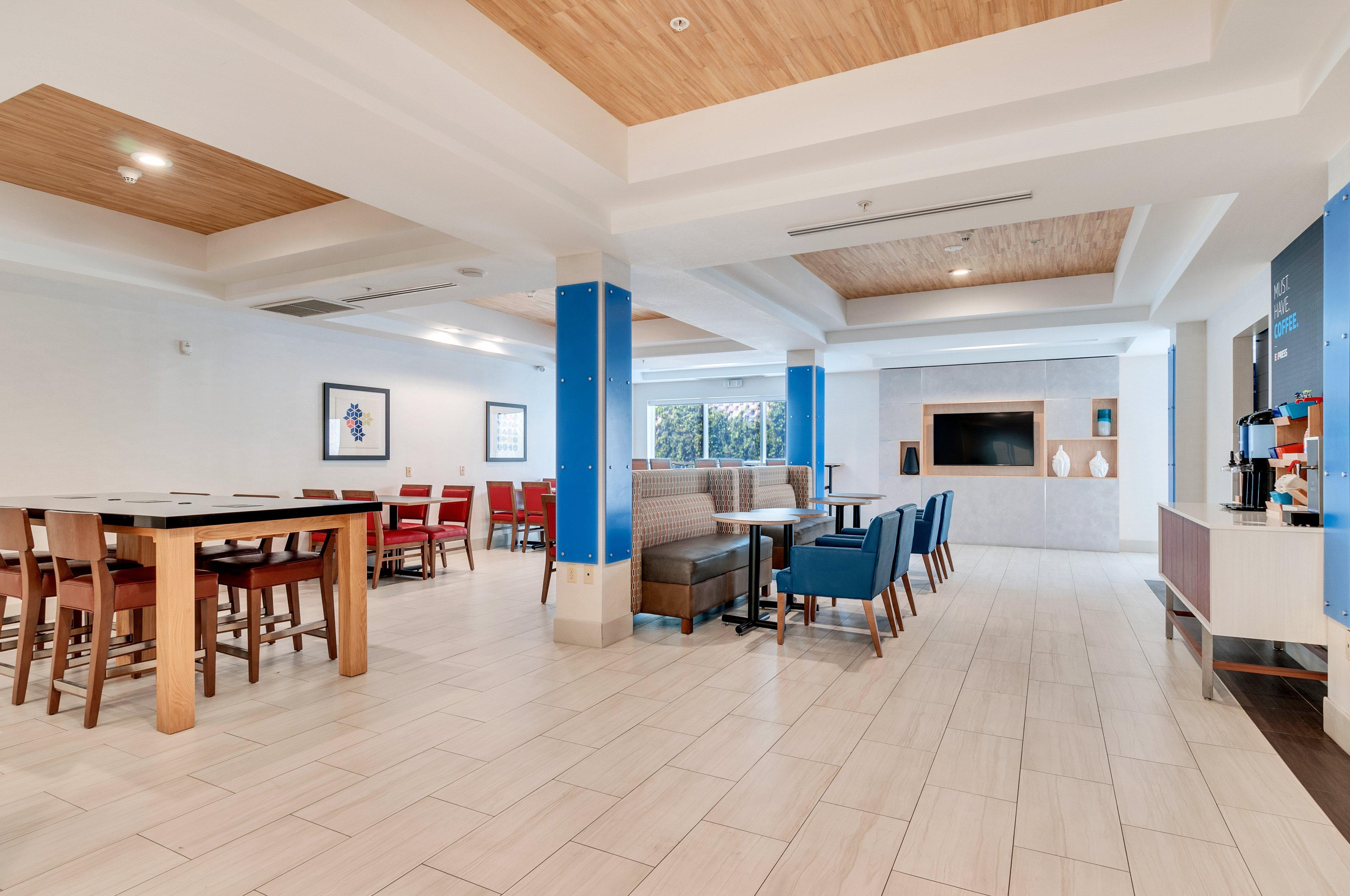 Holiday Inn Express Hotel & Suites Lake Elsinore By Ihg Экстерьер фото