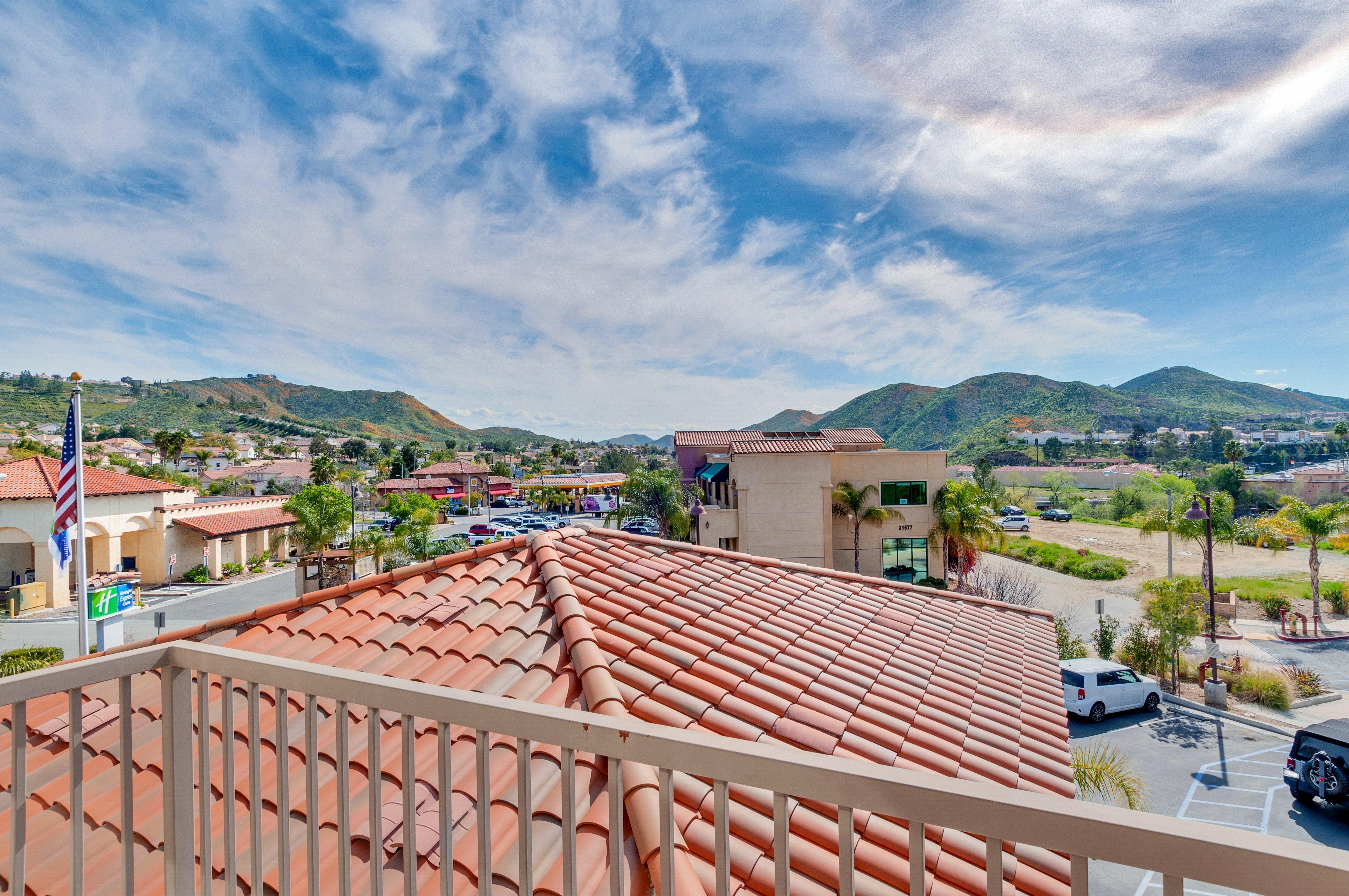 Holiday Inn Express Hotel & Suites Lake Elsinore By Ihg Экстерьер фото