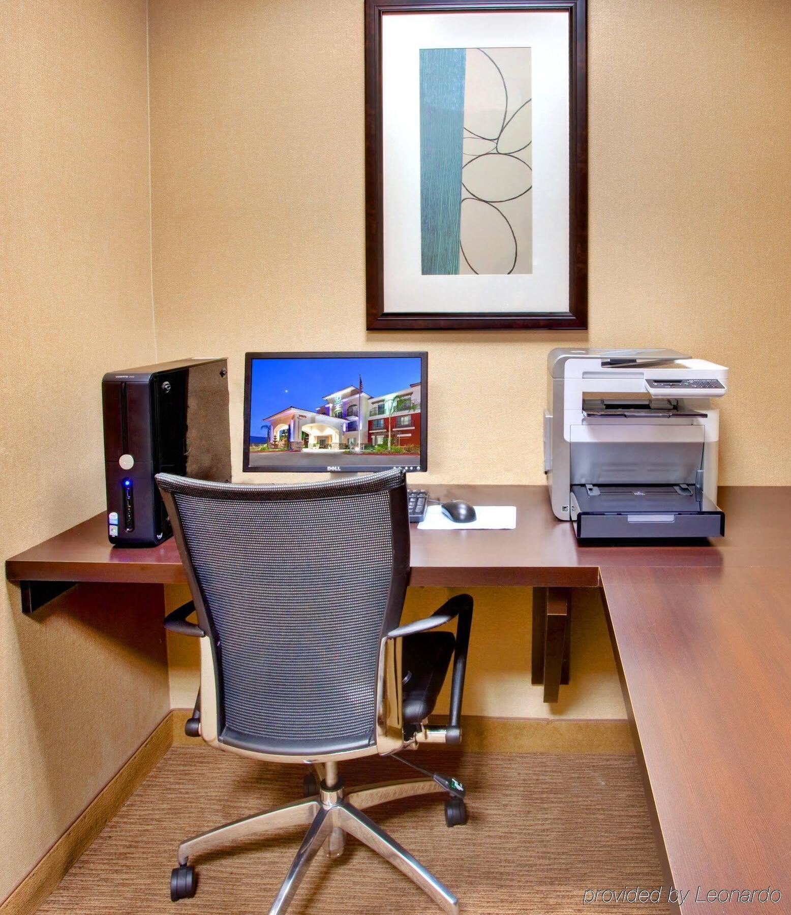 Holiday Inn Express Hotel & Suites Lake Elsinore By Ihg Экстерьер фото
